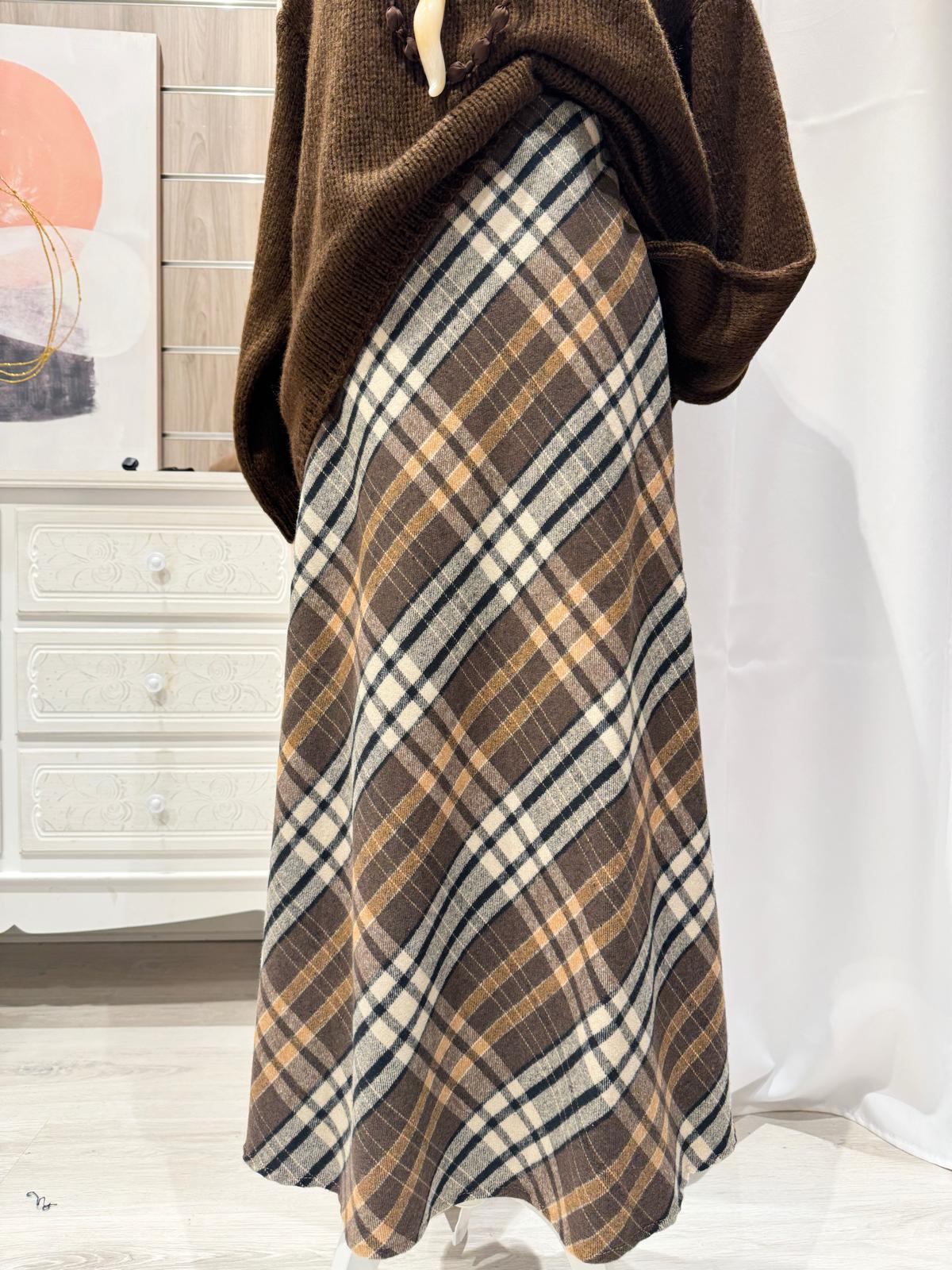 Falda Midi Aitana Cuadros Escoceses Marrón