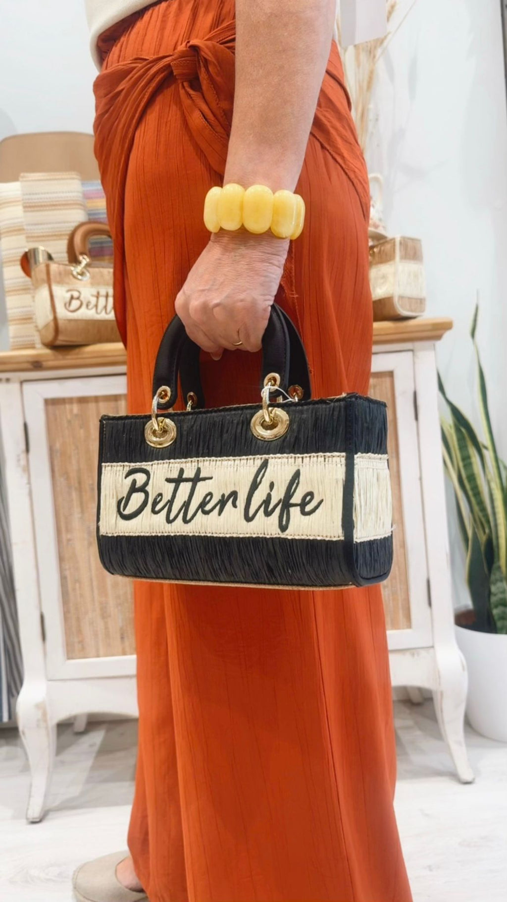 Bolso Noah Negro con Bordado Frontal | Le Munir