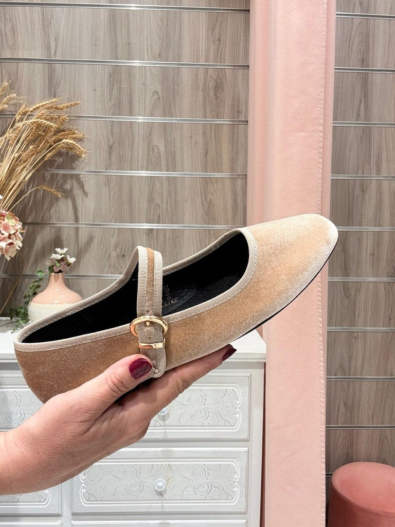 Merceditas Dalia Camel