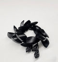 Pulsera de madera de pétalos esculpidos – Le Munir