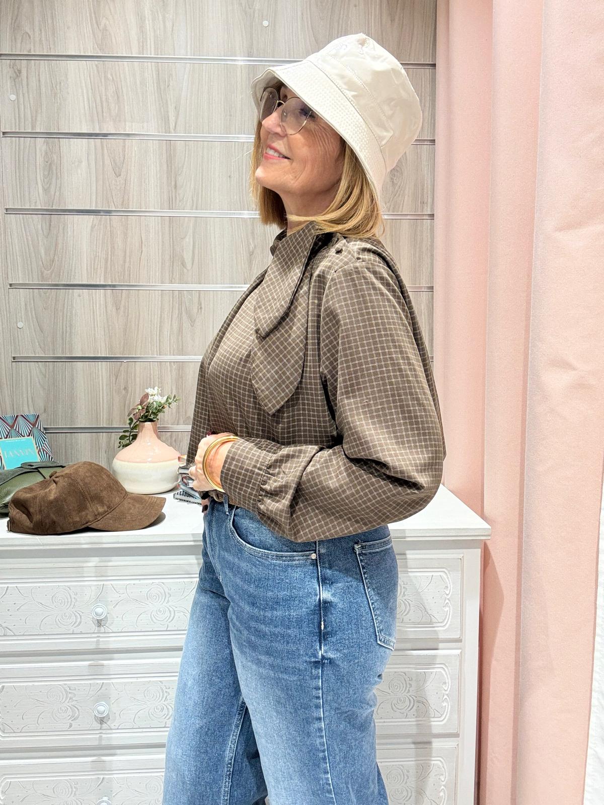 Blusa Patricia Marrón