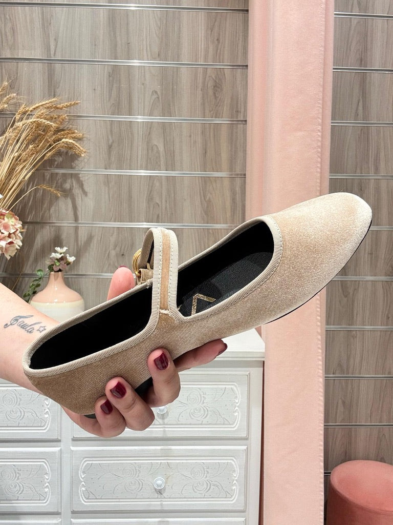 Merceditas Dalia Camel